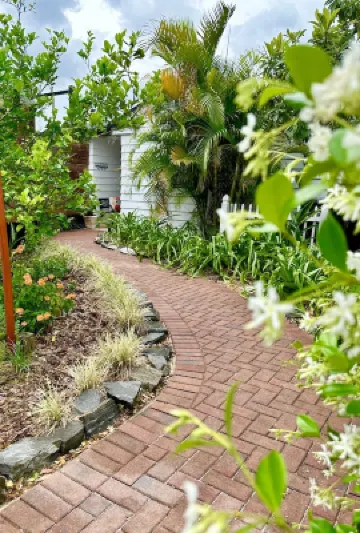 The Coach House- Entire Home - 2 bedroom/3 bath Orlando getaway!