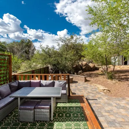 Cozy Boulder Cabin• Minutes to Downtown Whiskey Row and Rodeo• Views• Hot Tub