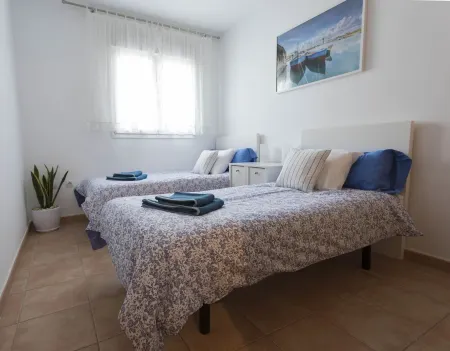 Bright apartment in Conil, quiet area with sea view.