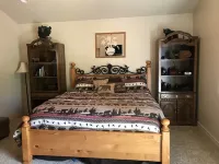 Beautiful Luxurious Cabin - The perfect getaway! Hotels in Kane County