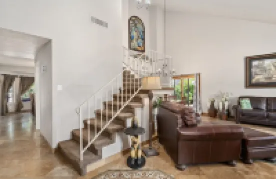😎🏜️ <br>NEW Beautiful Relaxed Elegant Retreat.2330 sf 4b3b.
