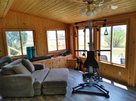 Magnificent 9 bedroom home near Bozeman with private Gallatin River access Отели в г. Фор Корнерс