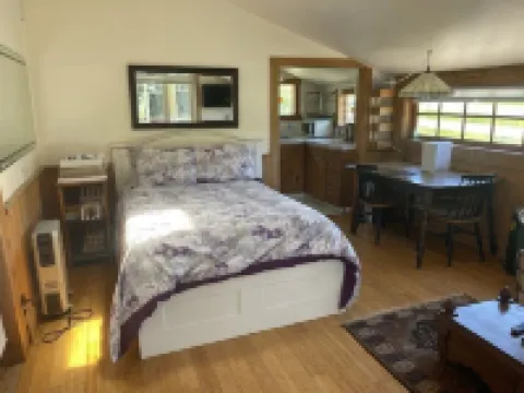 Estero Schoolhouse Guest Studio