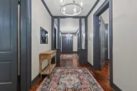 Charming 3-bedroom house downtown Frankfort/ king beds