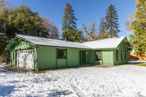 Sugar Pine Cabin 2BD 2BTH - Jacuzzi - KING Beds