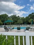 Salty Livin & Golf Retreat. Your Relaxing, Stress Free Vacation Awaits You!! - Swimmingpools