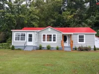 Close to Everything Guntersville!  Pets Welcome ~ Boat Ramp within Sight!