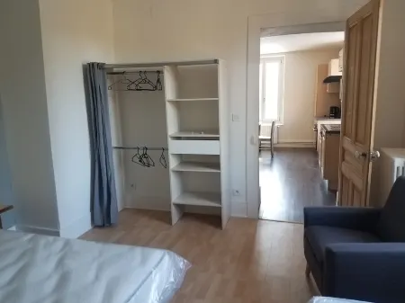 LE LYNX in a charming property in the heart of the Source-Bleue site Отели в г. Монперё