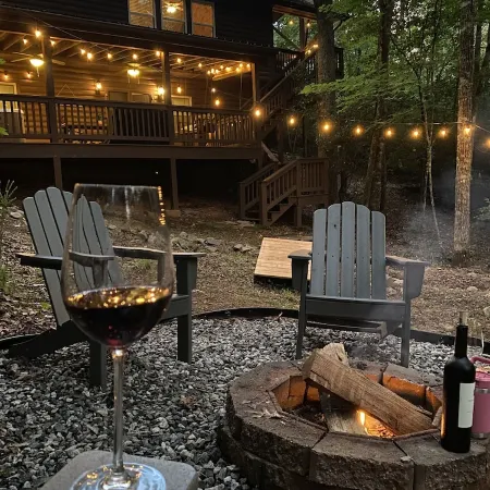 Cabin with hot tub firepit fireplace and game room area!near Helen