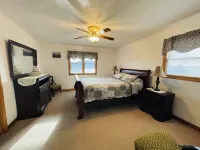 Ranch Home w/ Rolling Hill Views & Hot Tub