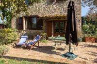 Frantoio home with pool and Jacuzzi in the Fontanaro estate Hotels in Paciano