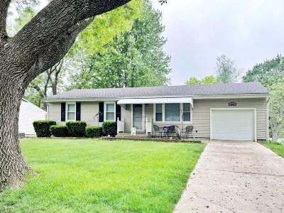 Comfort & Convenience ~ 3 bed 1 bath Home