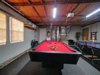 Cozy Family Retreat: Coffee Bar, Game Room and Pet Friendly