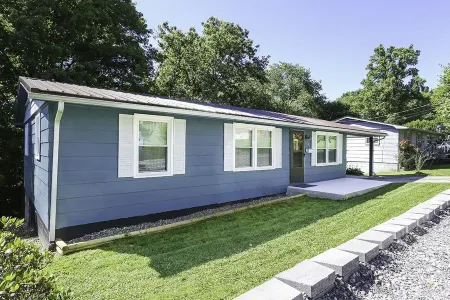 Modern Retreat ★ Minutes from NRG Nat’l Park