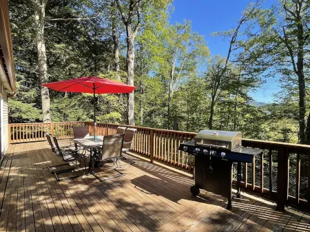 Peaceful Relaxing Lodge in Waterville Valley Отели в г. Торнтон