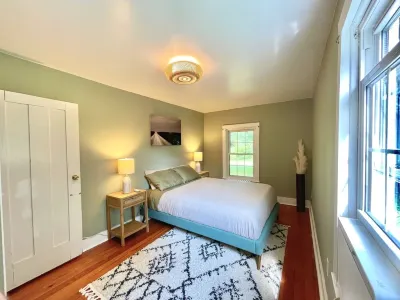 Country Farmhouse with Hot tub, swimming pool & pond on 18 acres