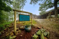 Fantastic Mountain Views, Game Room, 16 Acres, High Speed Internet and Privacy.