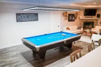 Modern Farmhouse & Guest Home in Wallisville! Hotels in Chambers County