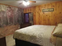 Cozy 2-bedroom cabin in front of the lake!!! First Baptist Church Mannford 주변 호텔