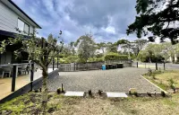 Sandy Bottom self-contained  unit - Hear the waves while you sleep. Hotels in Broulee