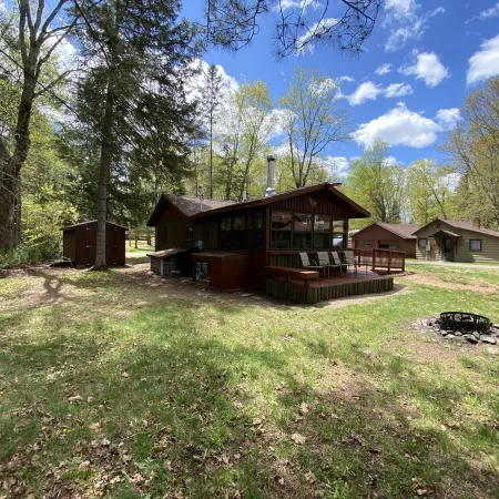 La Vita e Bella -Life is Good- at this pet friendly Northwoods escape