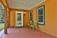 Spacious 4BR / 5 Bath Home - Hot Tub / Pool Table / Ample Private Outdoor Space!
