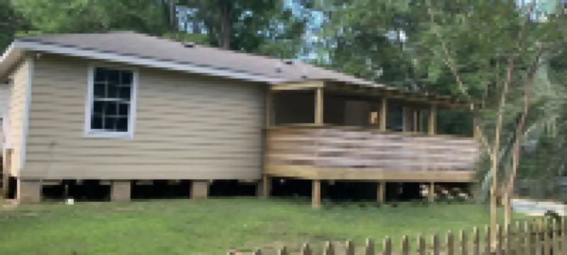 Stylish and Comfortable, Free Wine and Close to Downtown!