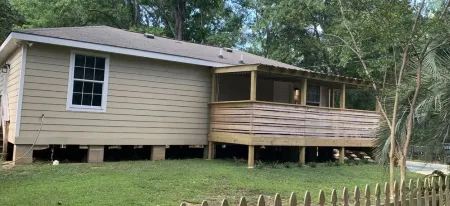 Stylish and Comfortable, Free Wine and Close to Downtown!