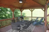 Piney Creek - Deerwood Park Cozy Mountain Cabin w/ 360 views & private pavillion