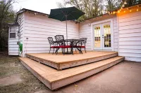 La Casa Zia - cozy home within walking distance of historic downtown Guthrie.
