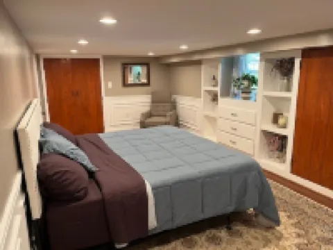 Charming 3-bedroom house in marvelous Silver Spring - 7.5 miles to White House 銀泉酒店