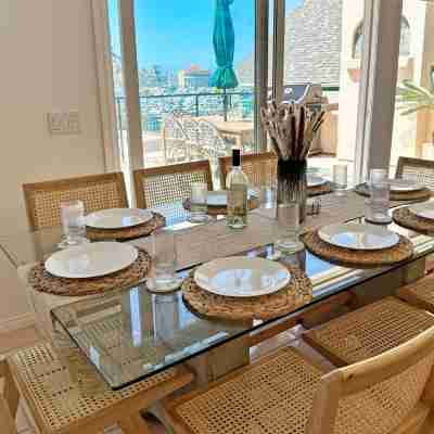 Catalina Dreamin' // Your Ultimate Island Getaway! // Remodeled 3 Bed + 2.5 Bath Dining/Meeting Rooms