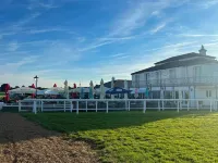 Cozy Maisonette in Langley Vale Hotels in Epsom