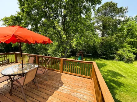 Christmas is Coming! / 29 Miles to Nash, 1 Mile Downtown Gallatin