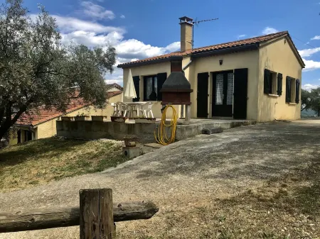 Gite des POSAS Отели в г. Санзон