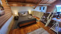 Classic log cabin with stunning views!