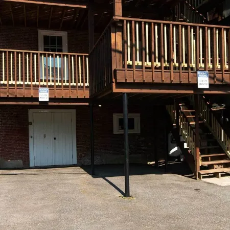 Spacious Downtown Hallowell River View Apartment