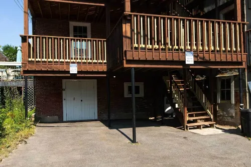 Downtown!  Views!  Dining!  King & Queen beds! Hotels in Hallowell