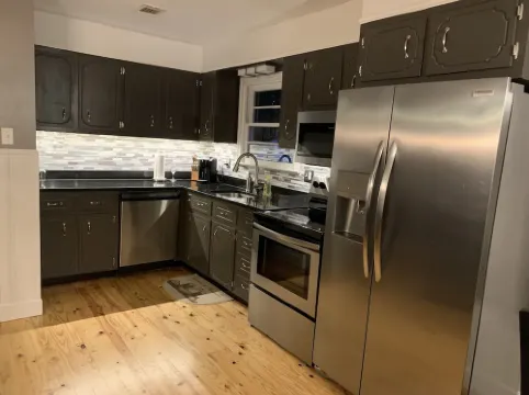 Newly Remodeled Nice House in Very Safe and Convenient Neighborhood.