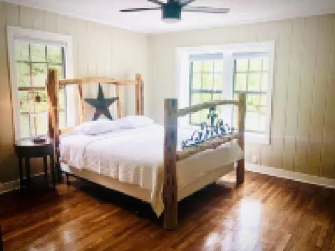 Quiet Farmhouse surrounded by 50 acres