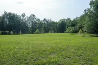 Home in Dowagiac with private pool Hotels in Cass County