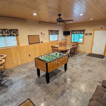 Hilltop Hideaway- Cozy updated waterfront retreat on Tiger Cat Chain of Lakes