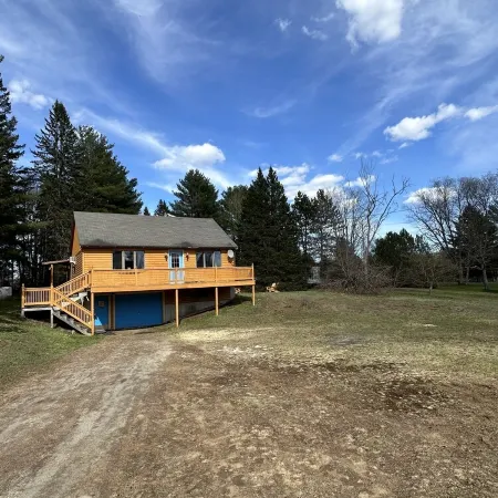 Cozy Errol Home conveniently close to town and with snowmobile access! Отели в г. Эррол