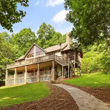 Easy Lakefront Path to Private Dock & Lake. Plenty of room for the whole family.