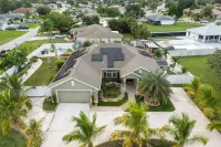 Resort Style Home 5 min. from shopping and restaurants, 10 min. to local beaches - Boutique
