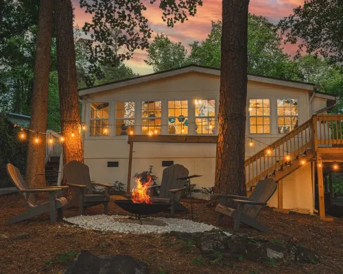 New Game Room-Snow Cones-Pet Friendly-Dock-Fire Pit-Kayaks-Paddleboards- Hotels in Stephens County