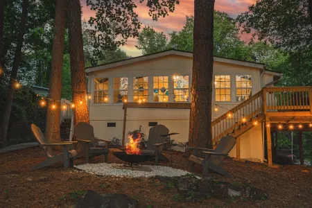 New Game Room-Snow Cones-Pet Friendly-Dock-Fire Pit-Kayaks-Paddleboards-