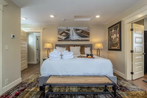 Rose Street Retreat- 2 blocks from downtown- Dog Friendly