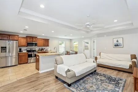 centrally located house only a short drive from beautiful Alabama gulf coast