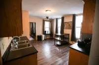 Charming and Historic 5BR Near DT, Irvine Park and Cathedral Hill